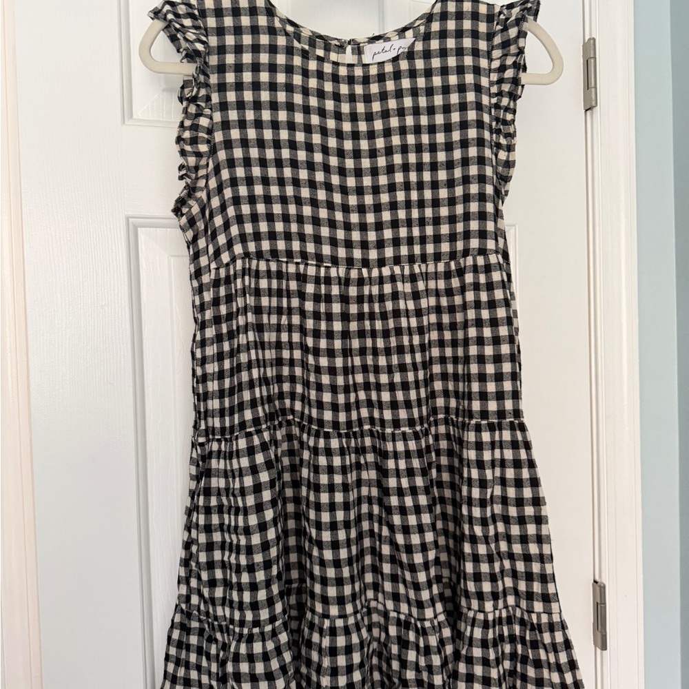 Petal + Pup Black Gingham Tiered Ruffle Dress

Size: US 4